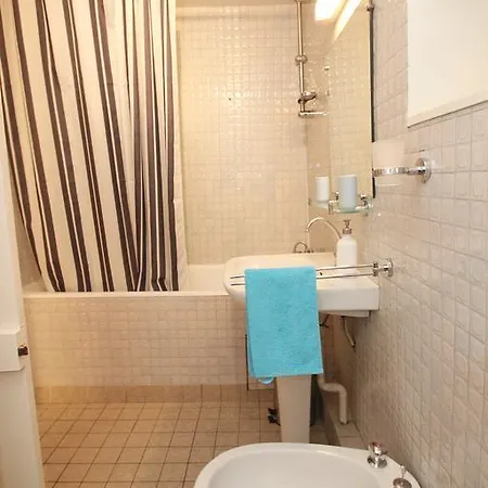 Saint-germain, Quai Voltaire Apartment